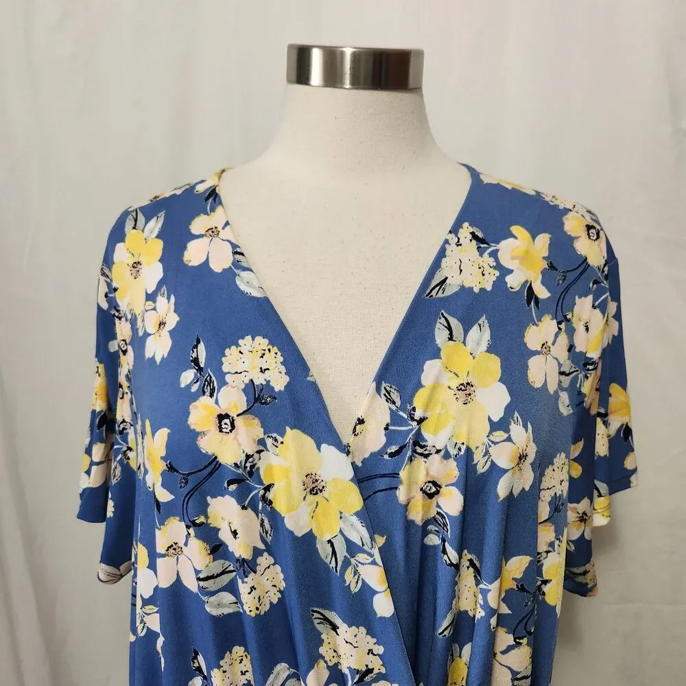 C EST 1946 Woman Top 18/20W Crossover Side Ruched Blue Yellow Floral Stretch - Picture 5 of 9